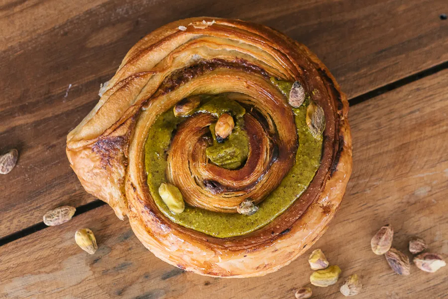 Feuilleté escargot à la pistache